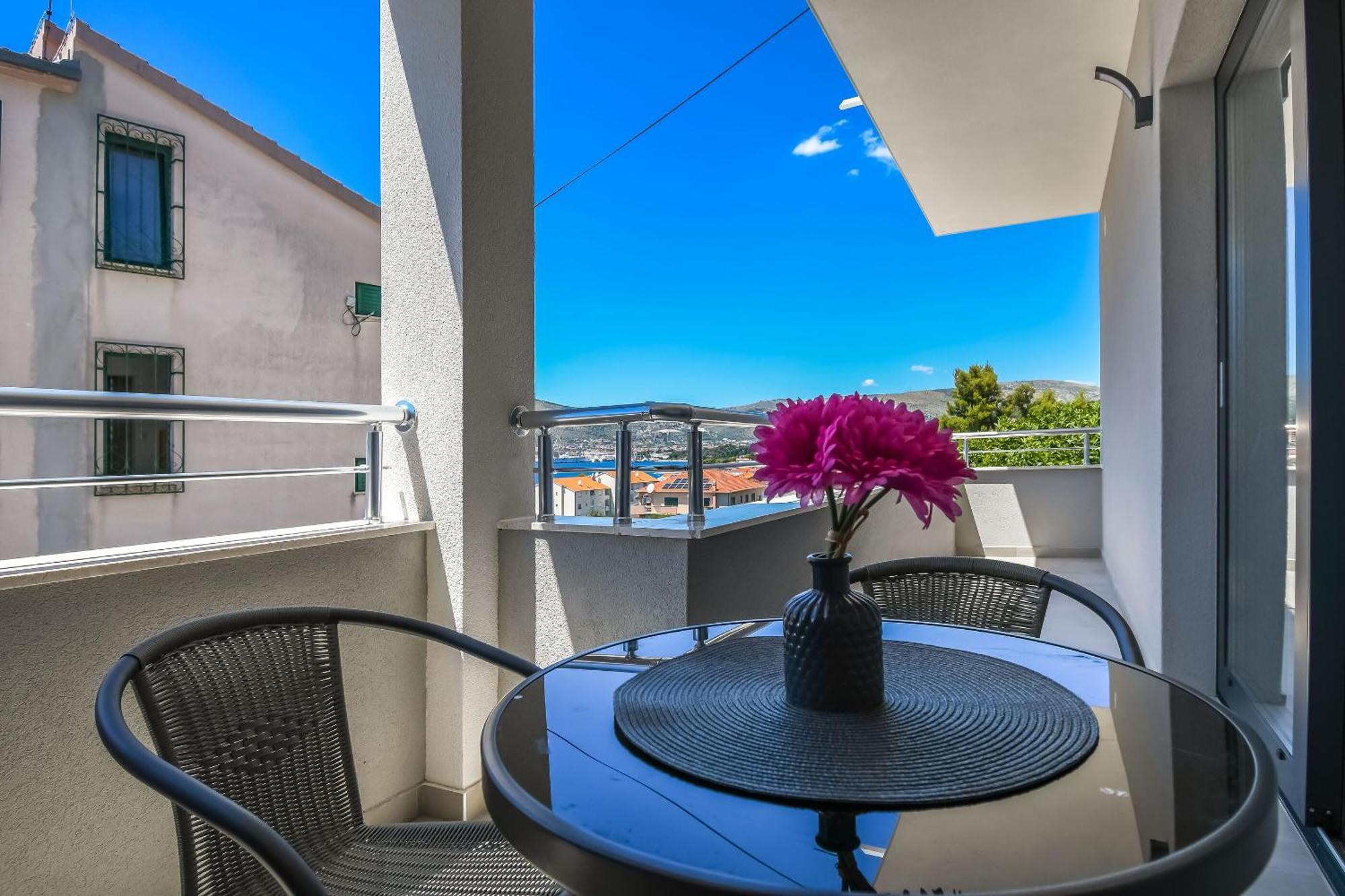 Apartments Neli Trogir Exterior foto